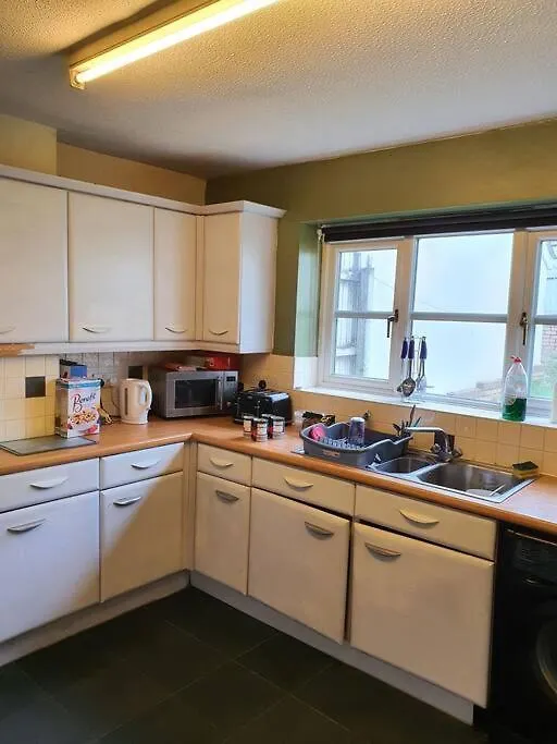 Room Minimum 14 Nights Cardiff